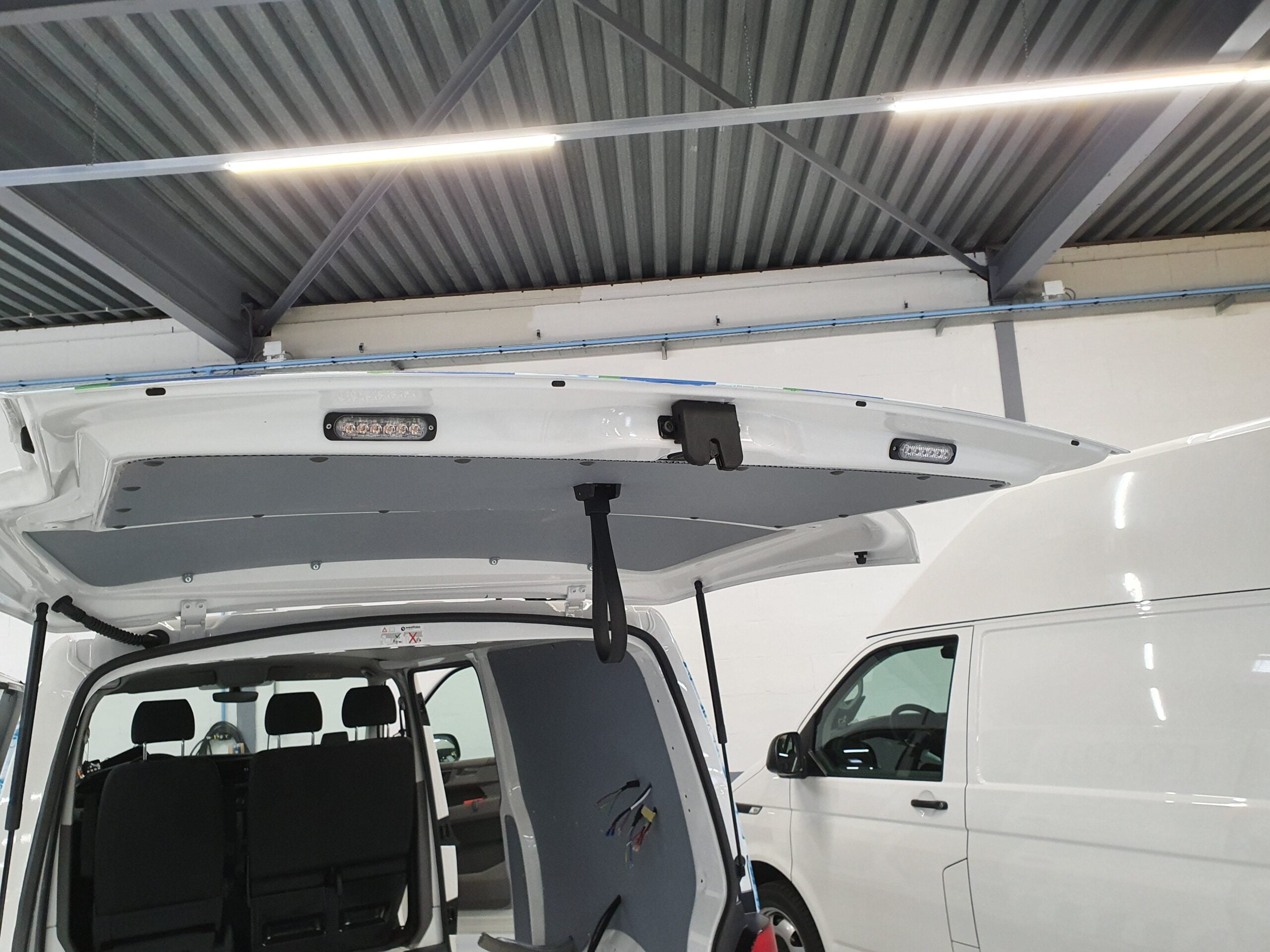 ST6 Super Thin LED flitser Class2-verticaal-Amber ST6 Super Thin LED flitser Class2-verticaal-Amber